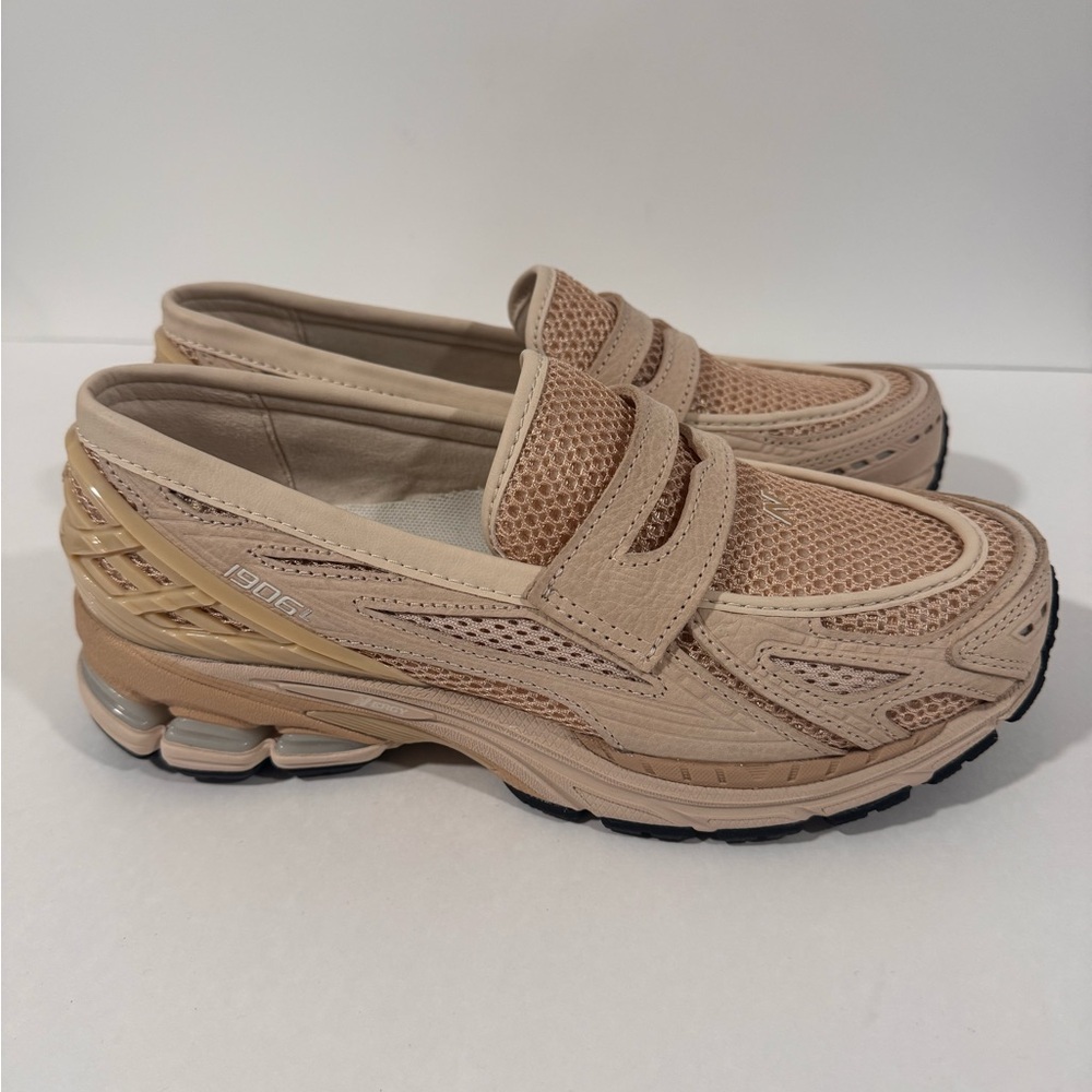 New Balance 1906 Loafers in Bisque